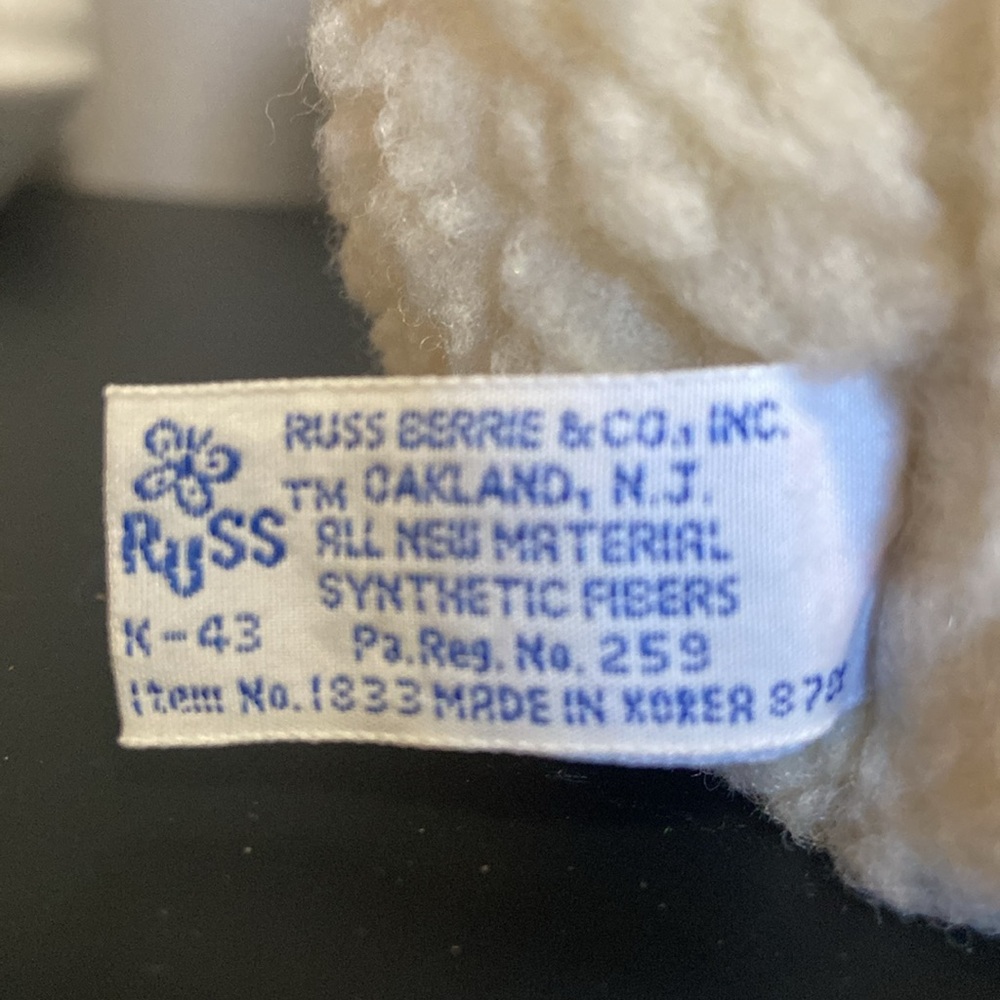 Vintage 1986 Snuggle Bear Hand Puppet: Adorable Cream Teddy Bear Plush - Picture 12 of 14